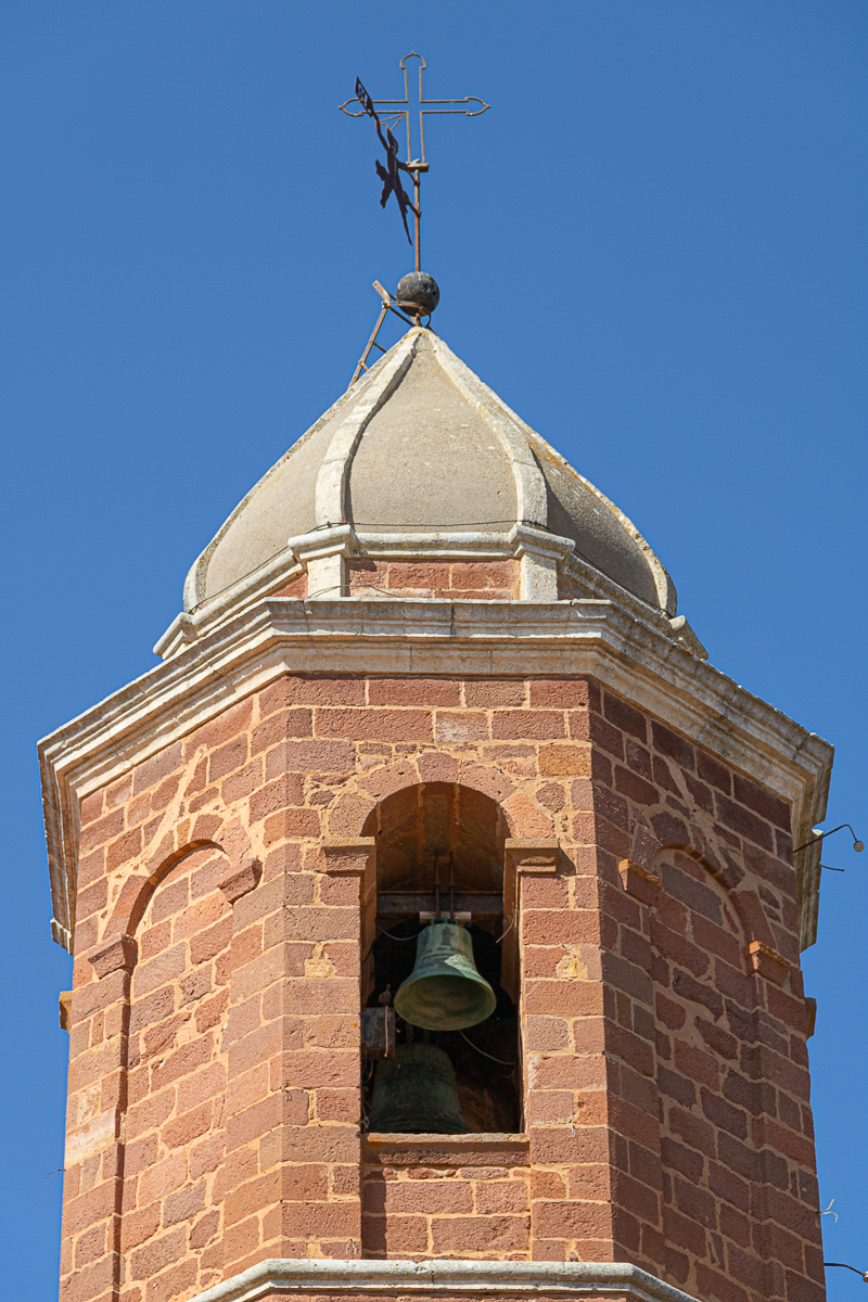 campanile-in-trachite-rossa-san-lorenzo-a-banari-sardinia