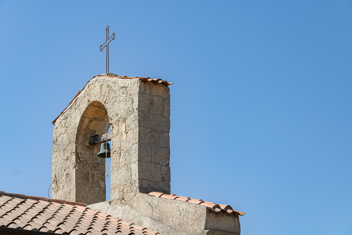 dettaglio-architettonico-chiesa-romanica-santa-maria-di-cea-banari-sardegna