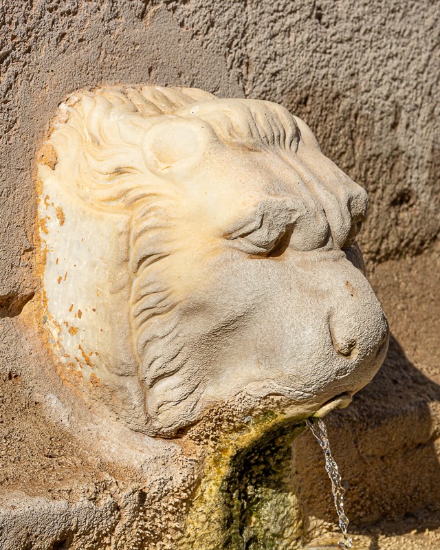 fonte-acqua-banari-funtana-de-josso-verticale